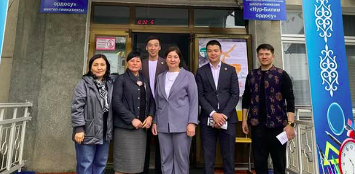 Преподаватели ОшГУ на профориентации